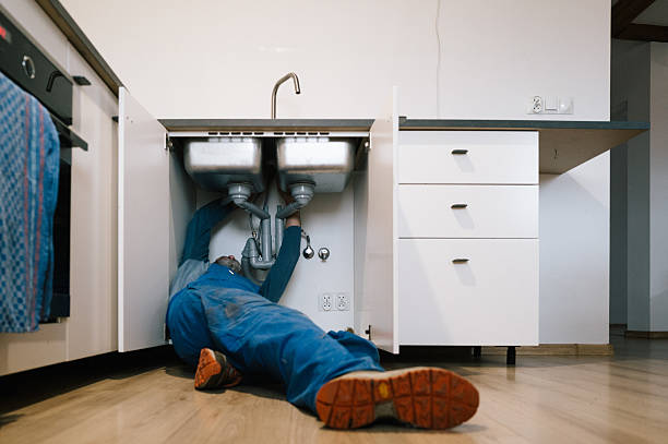 Professional Pipe Repair technician working in Amanda, OH